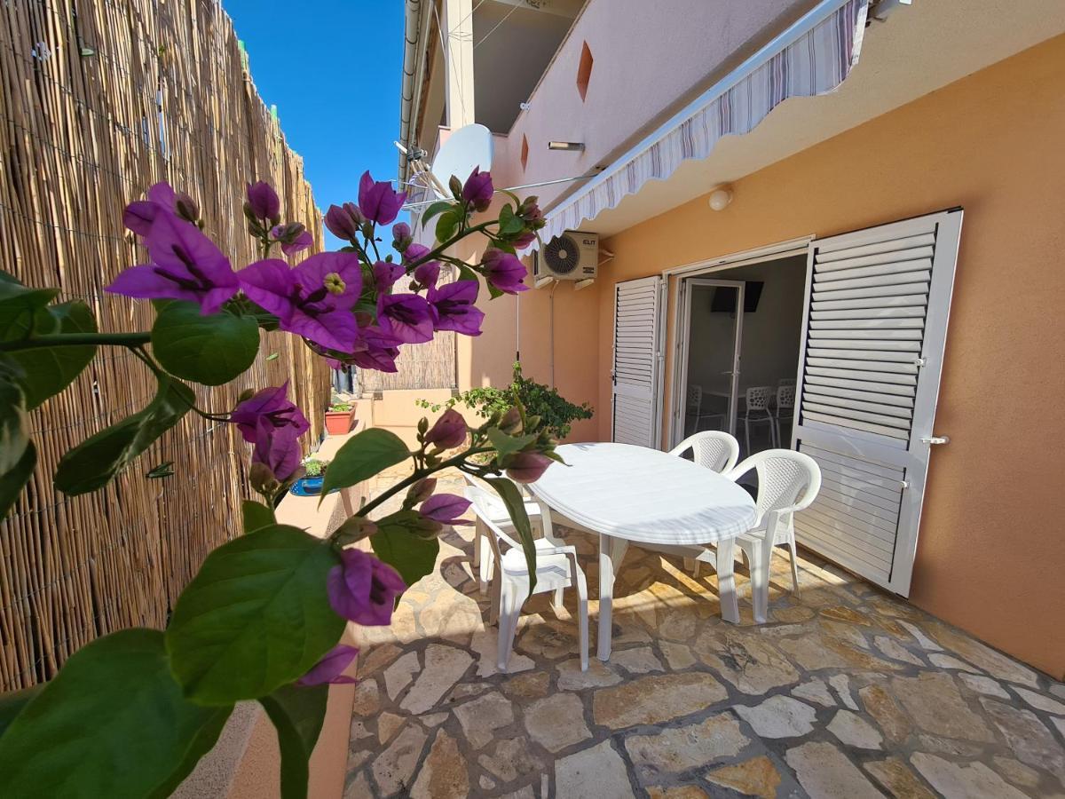 Apartments Barbati Кустичі Екстер'єр фото