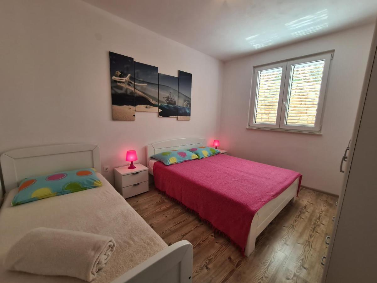 Apartments Barbati Кустичі Екстер'єр фото