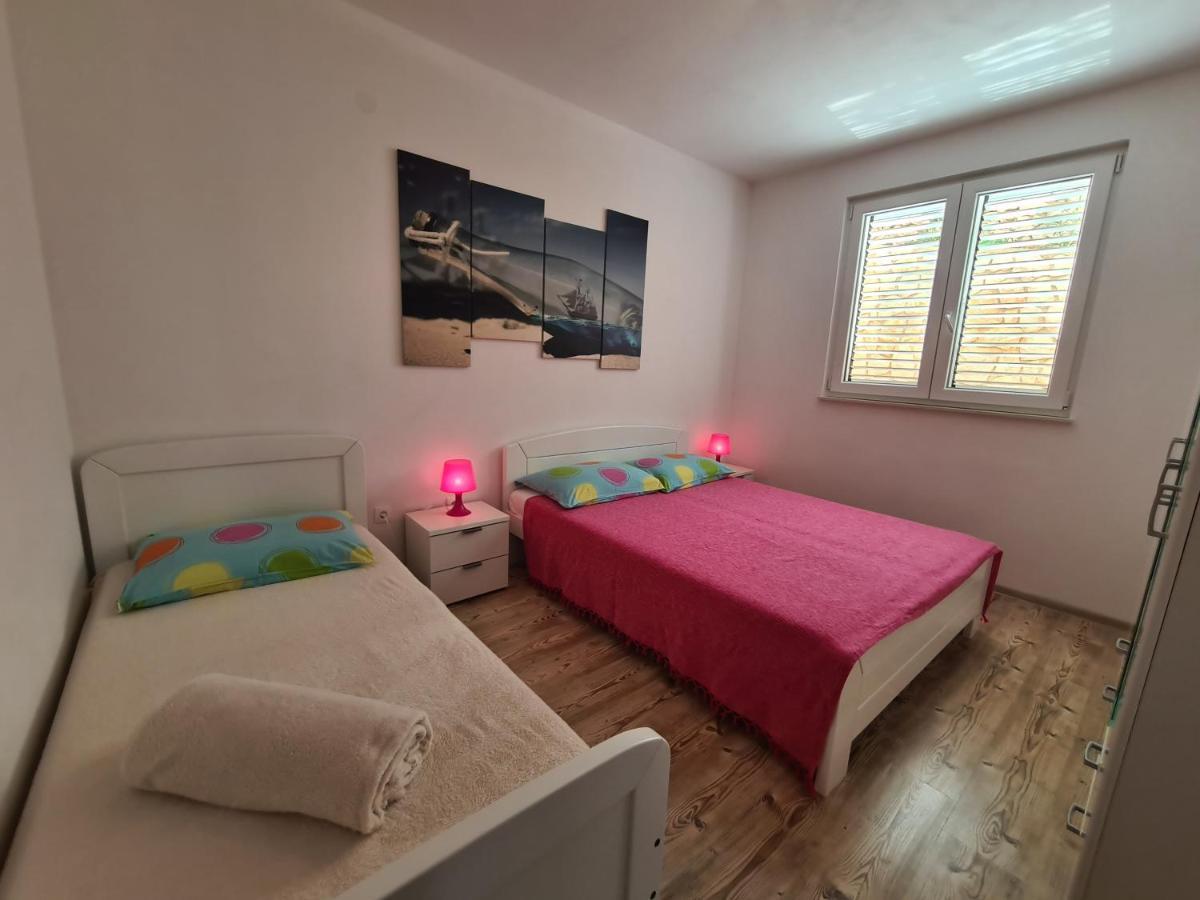 Apartments Barbati Кустичі Екстер'єр фото