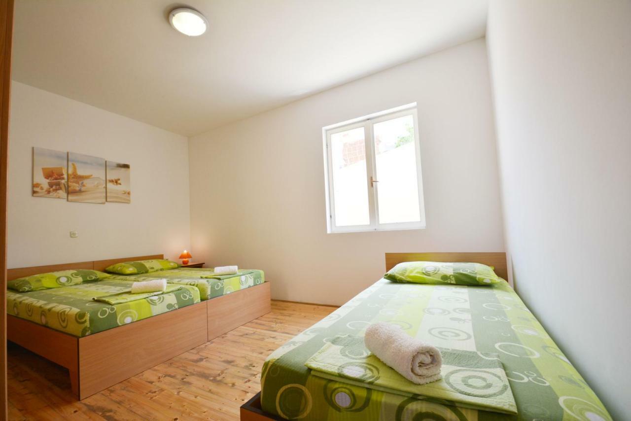 Apartments Barbati Кустичі Екстер'єр фото